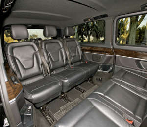 Six Leather seats limousine - Rome Limo Tours